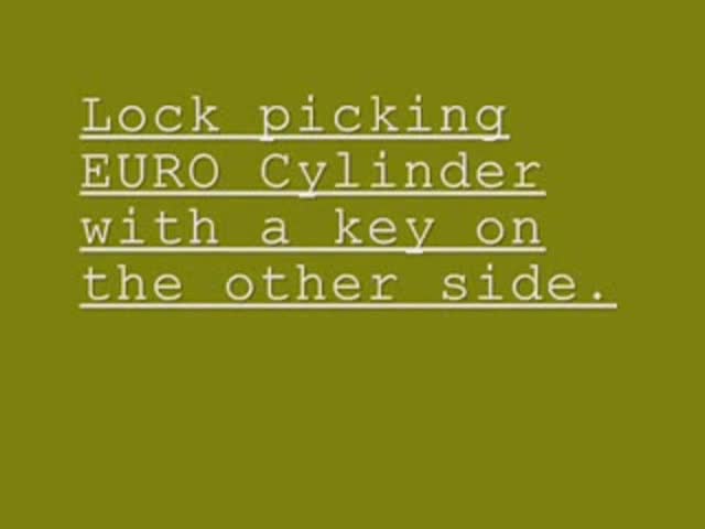 一字双头咔吧锁里面插有钥匙的开启方法(NEW1)